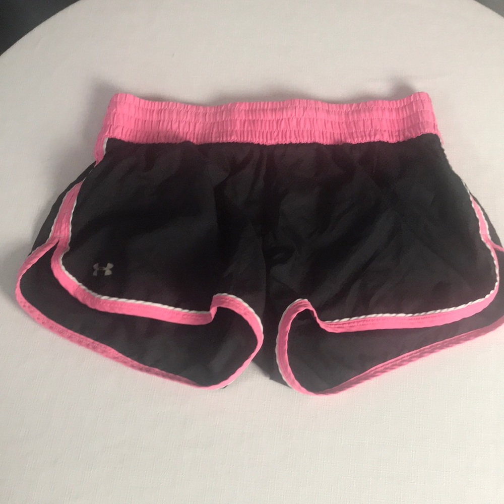 Under Armour Semi Fitted Shorts Size Medium